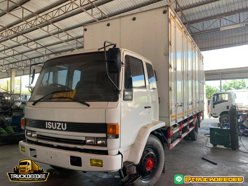 ISUZU FTR ปี 39 เครื่อง 195 แรง ตู้บรรทุก 10 บาน ยาว 6.5 เมตร